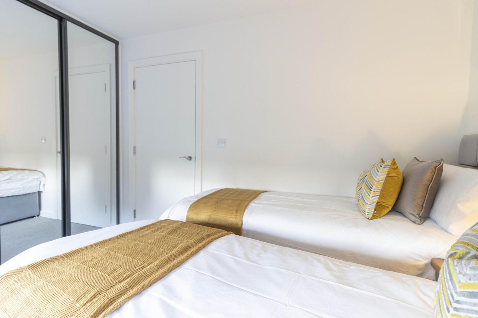 Linacre 11 - Modern 2 Bed Behind The Cathedral With Free Parking And Fast Wifi Appartement Exeter Buitenkant foto