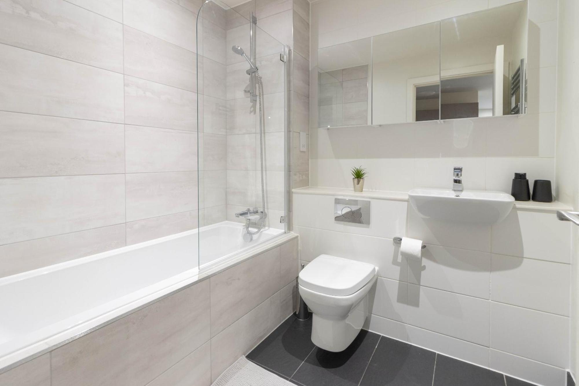 Linacre 11 - Modern 2 Bed Behind The Cathedral With Free Parking And Fast Wifi Appartement Exeter Buitenkant foto