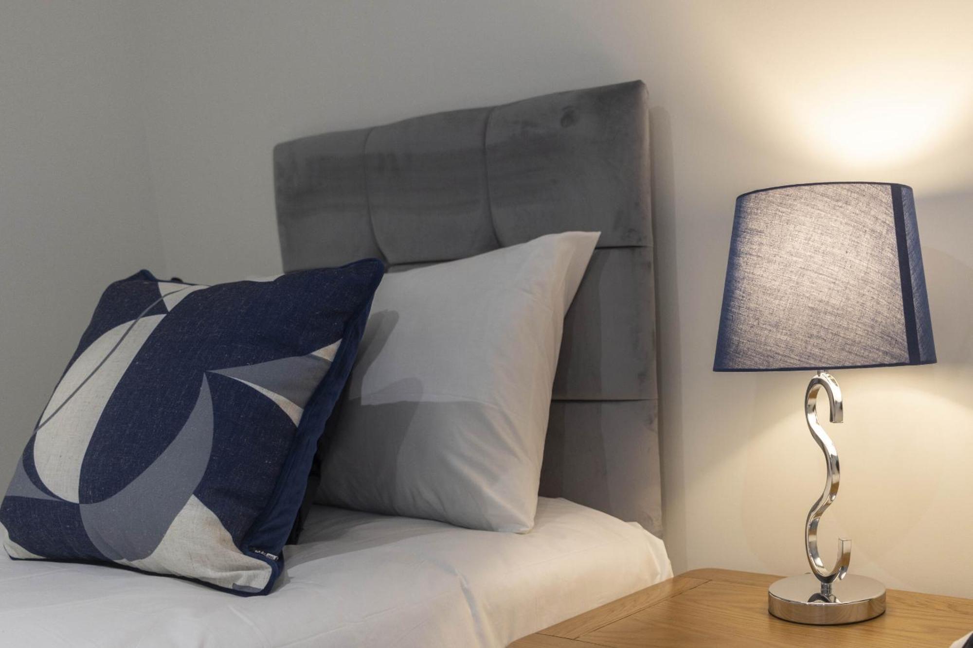 Linacre 11 - Modern 2 Bed Behind The Cathedral With Free Parking And Fast Wifi Appartement Exeter Buitenkant foto