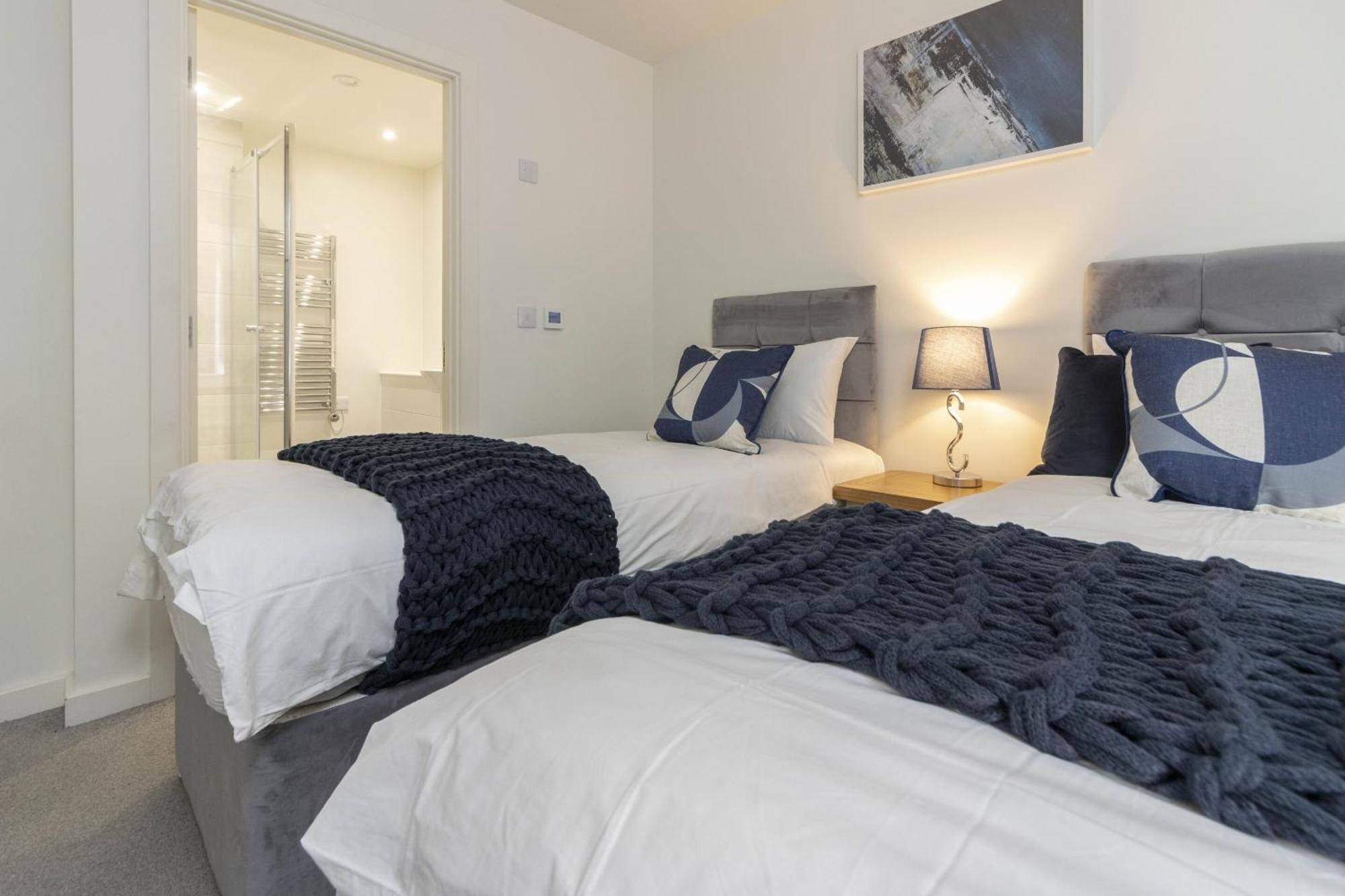 Linacre 11 - Modern 2 Bed Behind The Cathedral With Free Parking And Fast Wifi Appartement Exeter Buitenkant foto