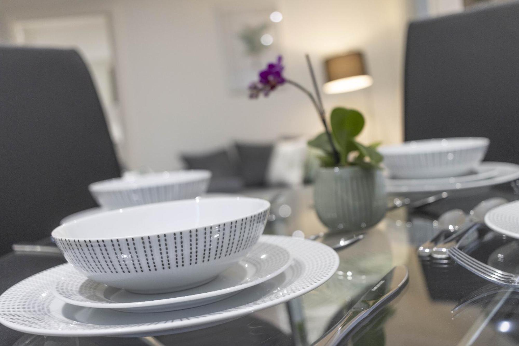 Linacre 11 - Modern 2 Bed Behind The Cathedral With Free Parking And Fast Wifi Appartement Exeter Buitenkant foto