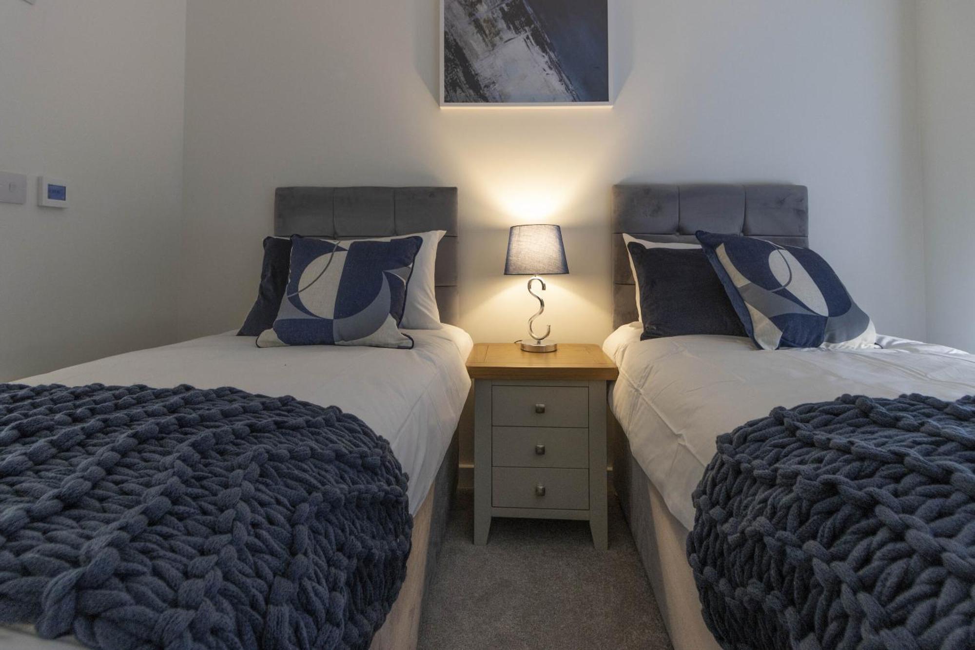 Linacre 11 - Modern 2 Bed Behind The Cathedral With Free Parking And Fast Wifi Appartement Exeter Buitenkant foto